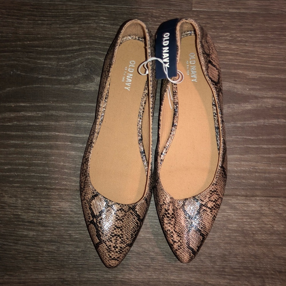 NWT Snake Print Flats